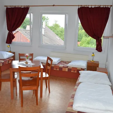 Sportcetrum S Ubytovanim Hostel Česká Kamenice